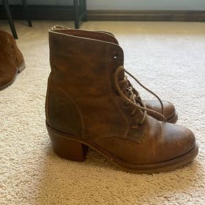 Steve Madden Size 9 Lace-Up Boot